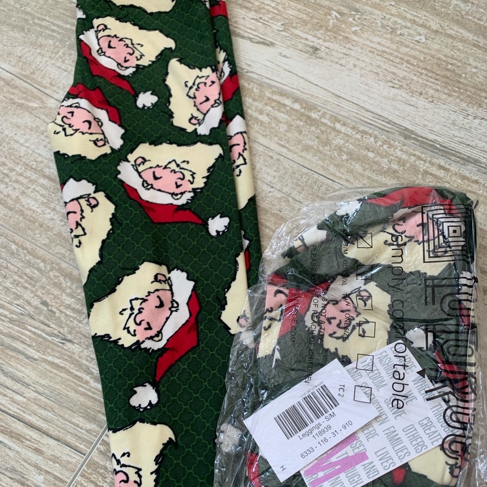 Kids sm/med Lularoe Christmas leggings